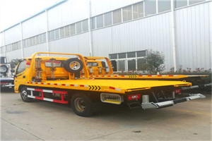 新兴区附近拖车救援搭电